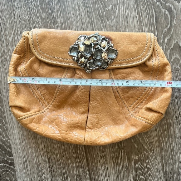 MIU MIU LEATHER CLUTCH WITH JEWEL. Beautiful 😍 - Picture 7 of 8